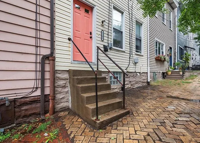 King Bed Near Butler St Apartment Pittsburgh